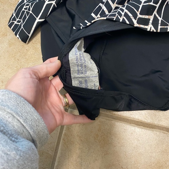 New NWT ENLA EN LA Black White Bandeau Halter Geometric One Piece Swimsuit 8 - Picture 3 of 8